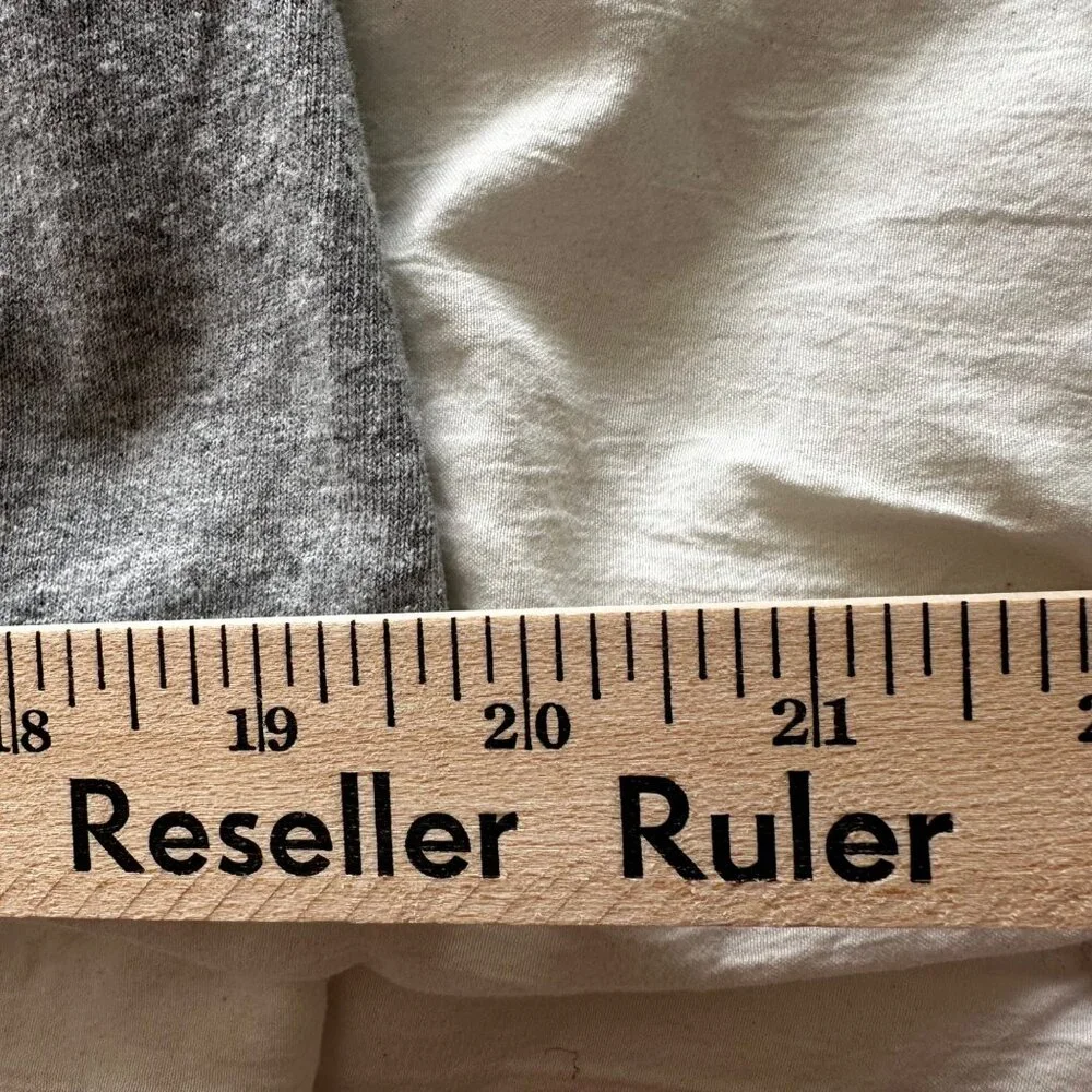 Gildan Heavy Cotton Christmas Holiday Graphic Tee M Grey Short Sleeve T-Shirt - Picture 6 of 8